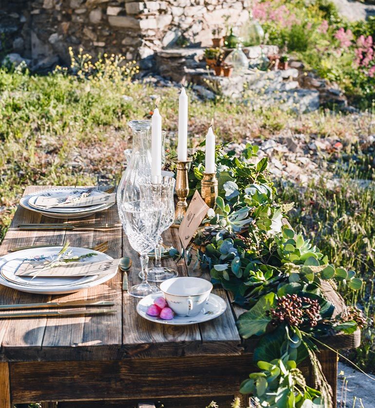 Table en bois vintage