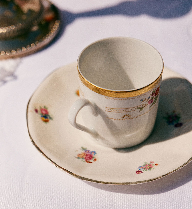 Tasse et sous-tasse vintage Fleuri